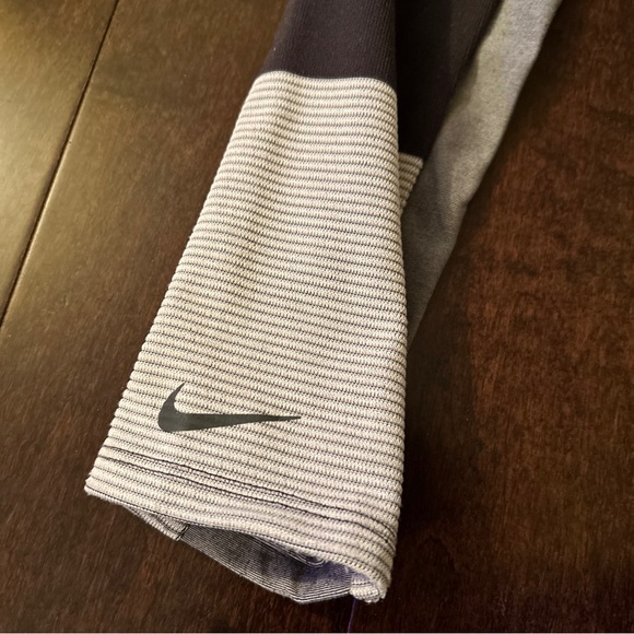 Nike Tech Knit Long-Sleeve Running Top Women's Size XS - Picture 5 of 8